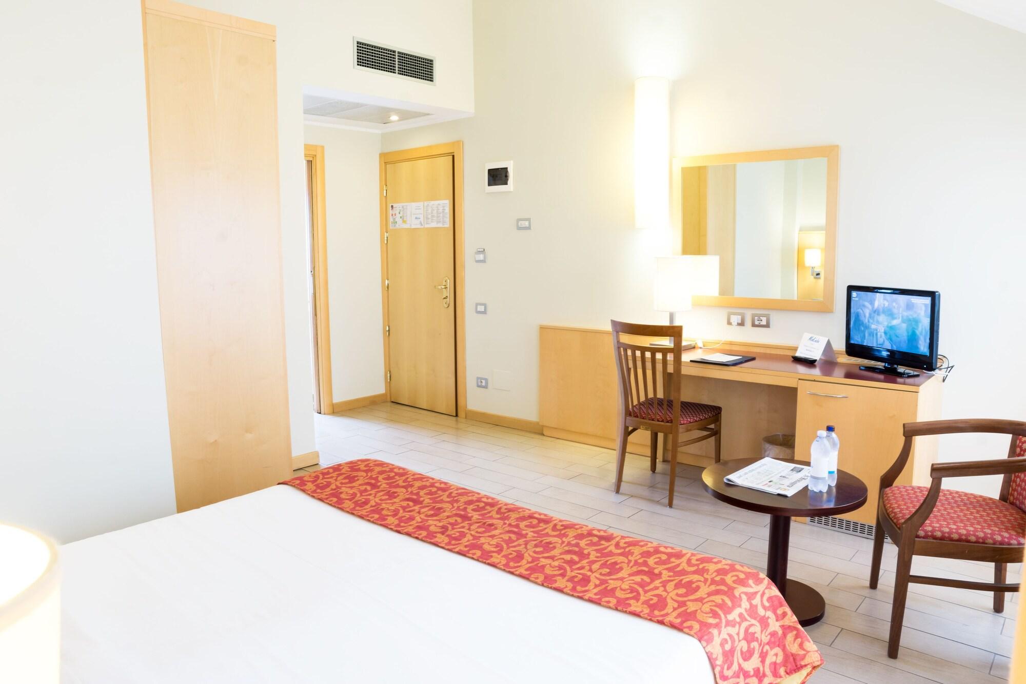 Mokinba Hotels Cristallo Milaan Buitenkant foto