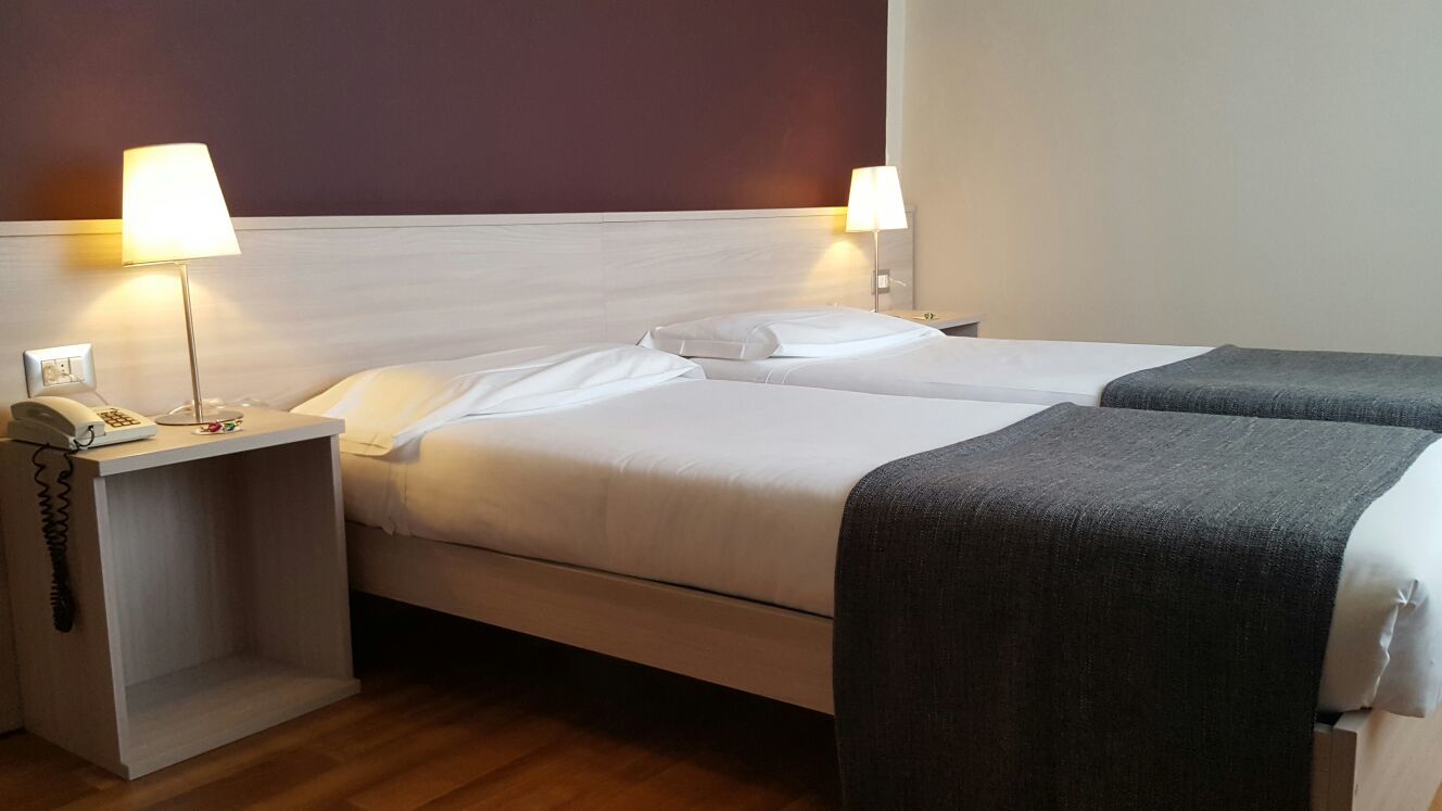 Mokinba Hotels Cristallo Milaan Buitenkant foto
