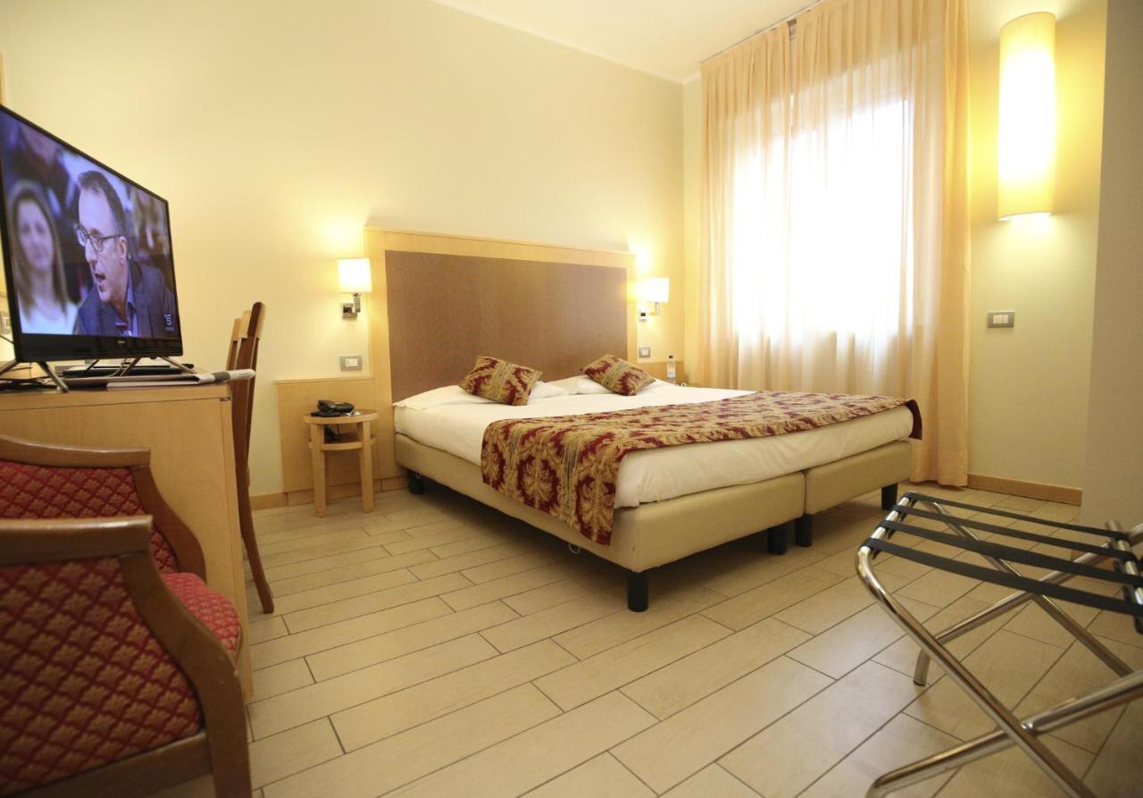 Mokinba Hotels Cristallo Milaan Buitenkant foto